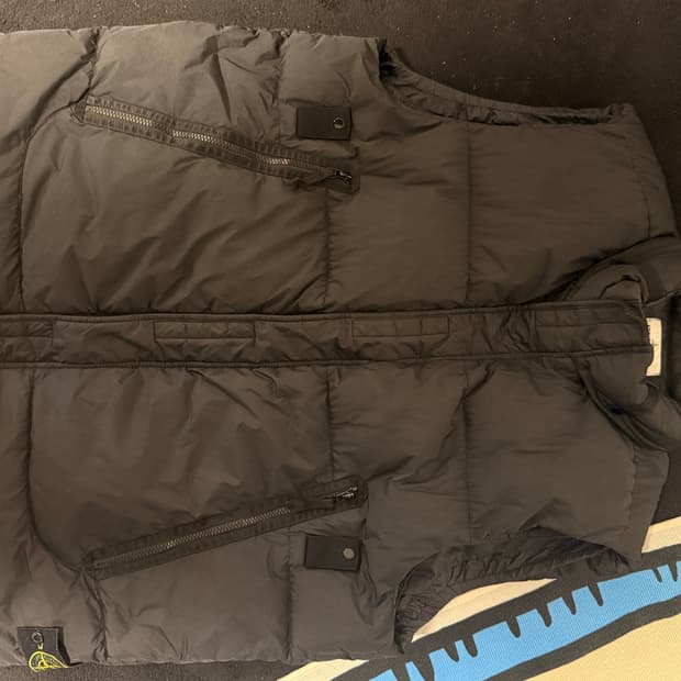 스톤아일랜드 조끼패딩 블랙 XXL