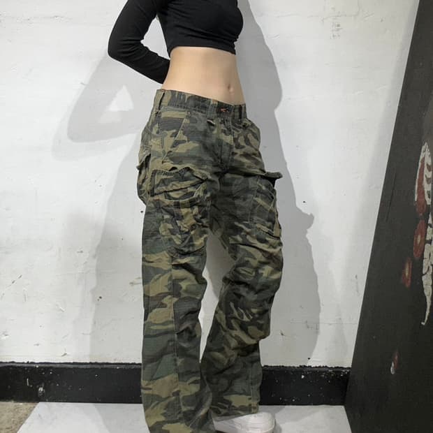 빈티지 베이지 립스타 포켓 디테일 카모 와이드 카고 팬츠 M