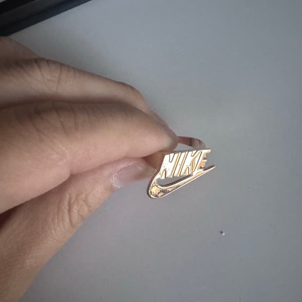 슈프림 나이키 반지 9사이즈 14k