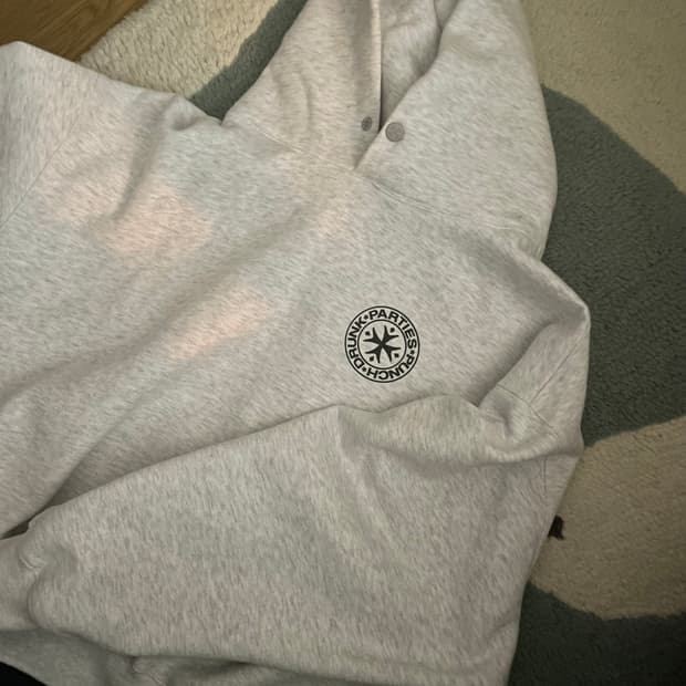 펀치드렁크 파티즈 후디 흰색