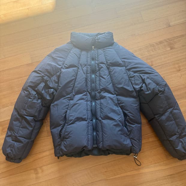 산산기어 21fw 푸퍼 다크 그레이