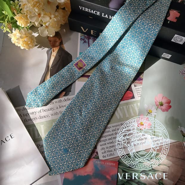 베르사체 실크 민트 자카드 넥타이 9.5cm A등급 A19672
