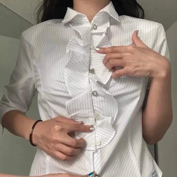 에옹쓰 stts 멀티 프릴 셔츠