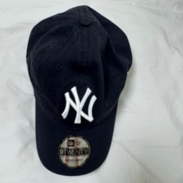 moma 뉴에라 볼캡