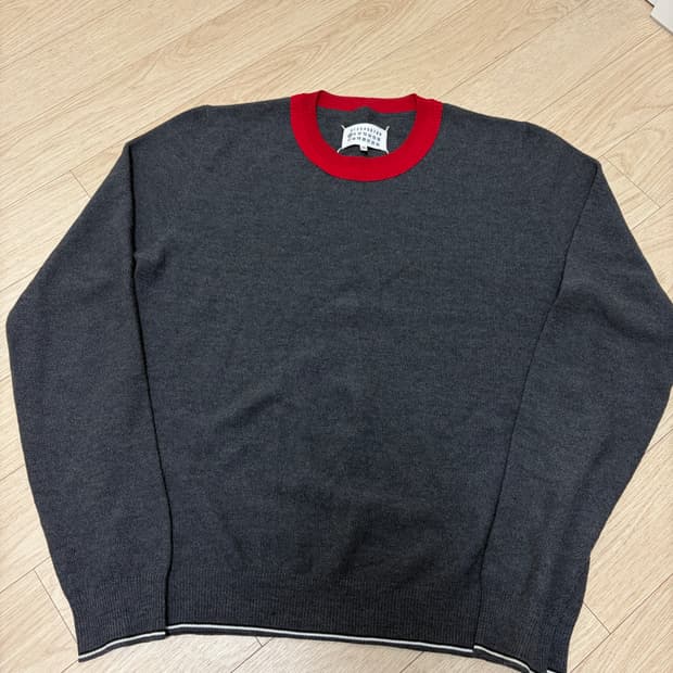 [50] 마르지엘라 배색 니트