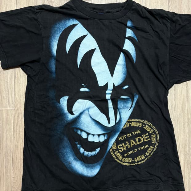00s kiss band tee