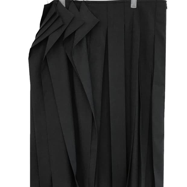 에옹쓰 O ffbeat pleats skirt 1사이즈