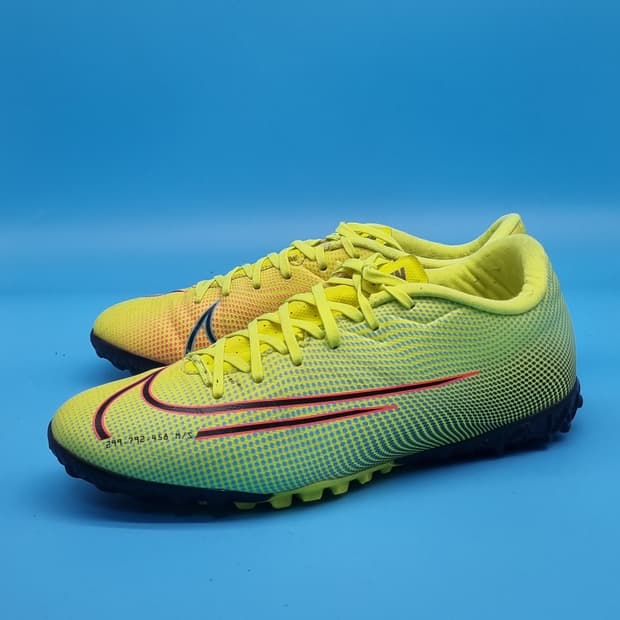 oo 나이키 머큐리얼 베이퍼13 아카데미 풋살화 265