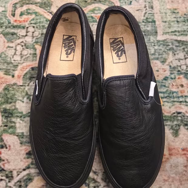 반스 Vans클래식 슬립온 (레더) 블랙:트루 화이트 스니커즈