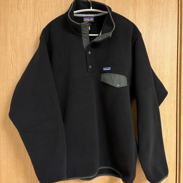 파타고니아 신칠라 스냅티 플리스 풀오버 블랙 포지 그레이