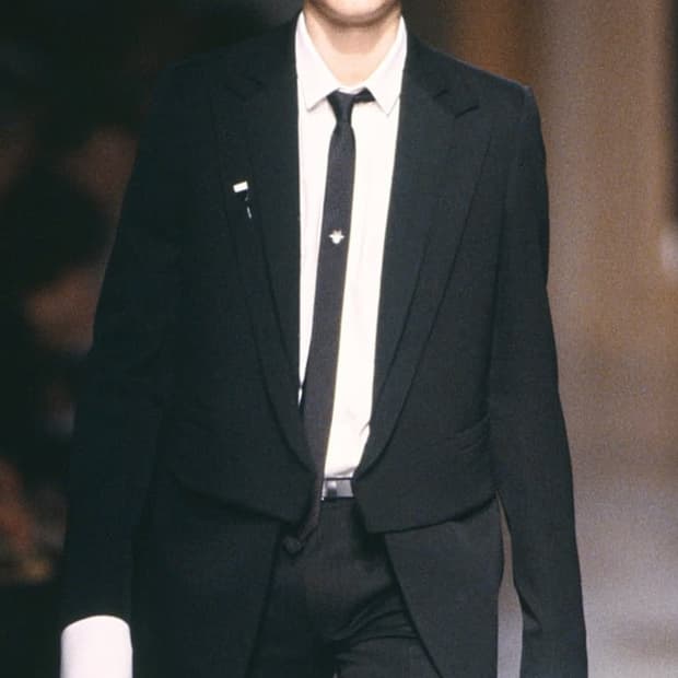 디올옴므 에디슬리먼 기 bee 타이