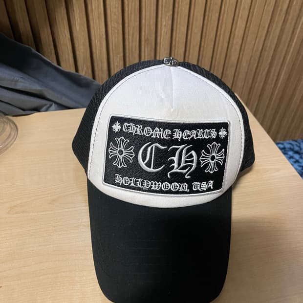 크롬하츠 트러커캡 블랙&화이트