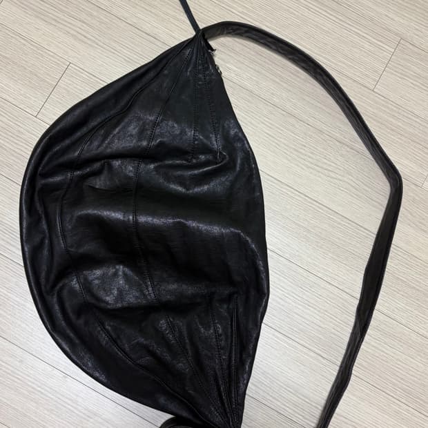 유스 레더 아크백 라지