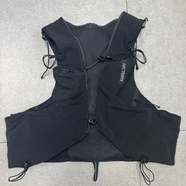 아크테릭스 노반7 베스트 블랙 L