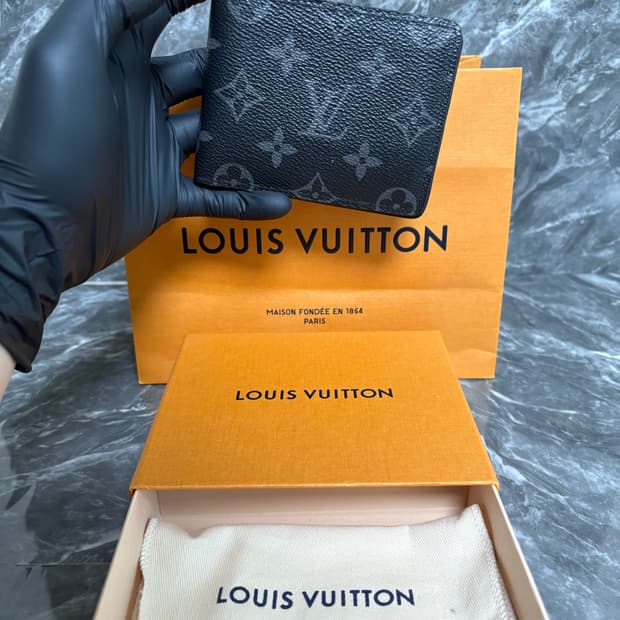 루이비통 슬렌더 윌렛 모노그램 이클립스 반지갑