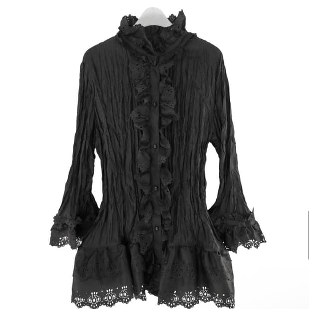 에옹쓰 펀칭 블라우스 블랙