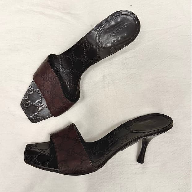 구찌 04ss 톰포드기 모노그램 프레스 레더 키튼힐 뮬