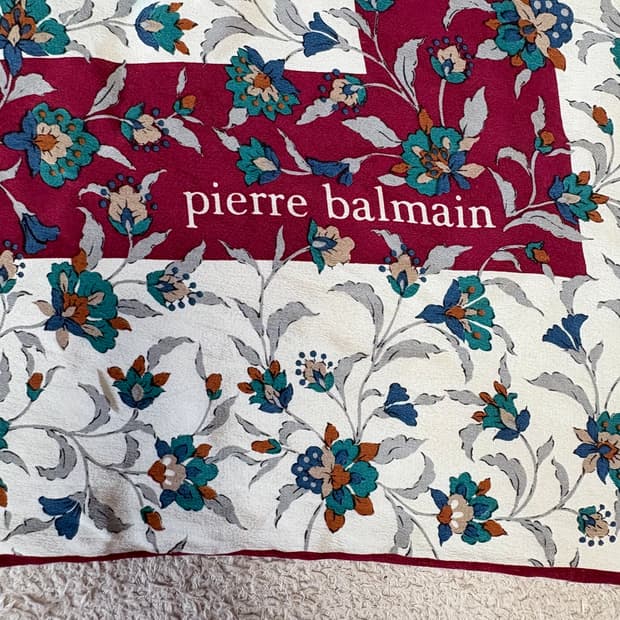 피에르 발망 정품 플로랄 빈티지 스카프