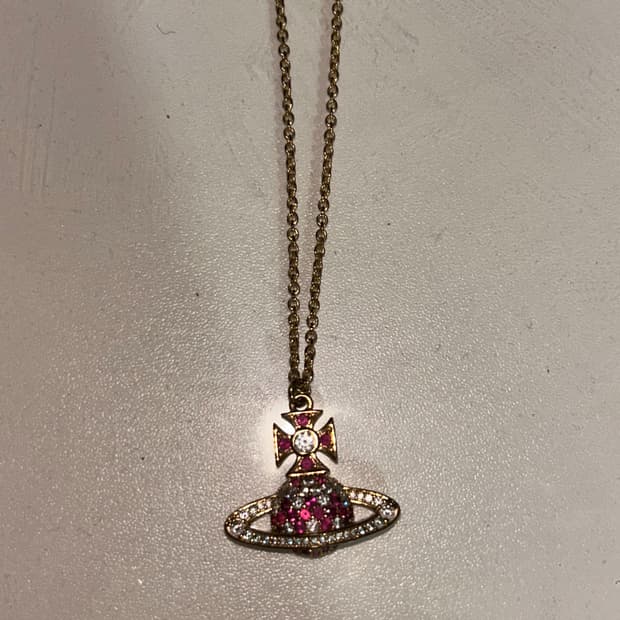 비비안 웨스트우드 오브로고 펜던트 목걸이