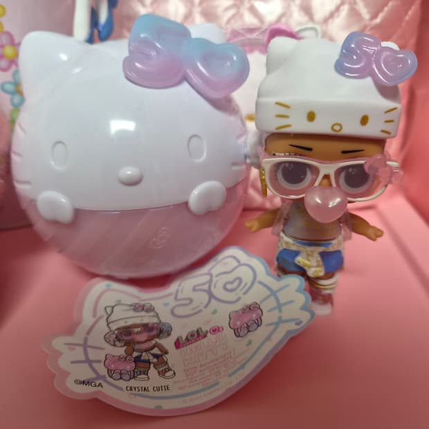 LOL 서프라이즈 러브 헬로키티 50주년 한정 콜라보 피규어