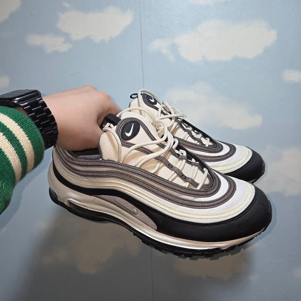나이키 에어맥스 97 블랙 팬텀 코코넛 밀크