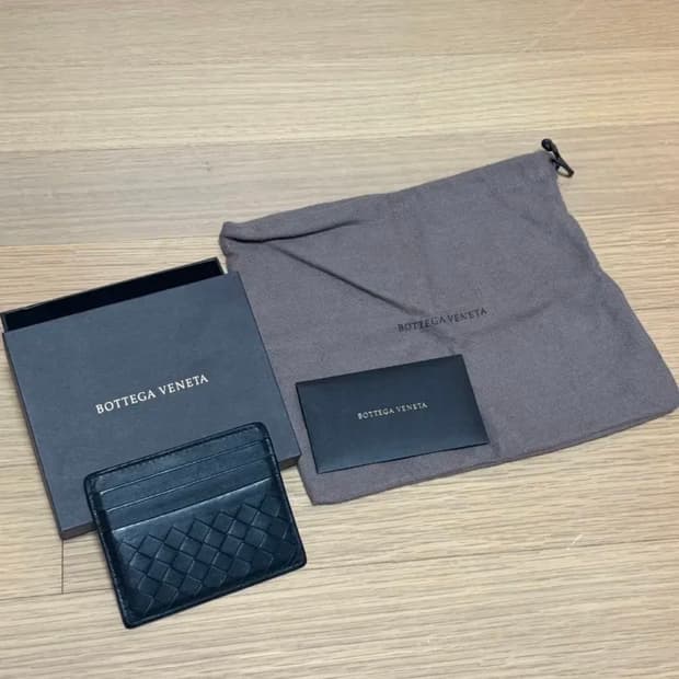 보테가베네타 인트레치아토 카드지갑