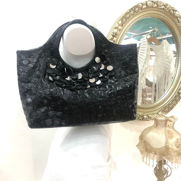croc texture decorative black tote bag