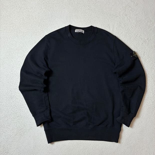 스톤아일랜드 시그니처 크루넥 와펜 맨투맨 PN7837