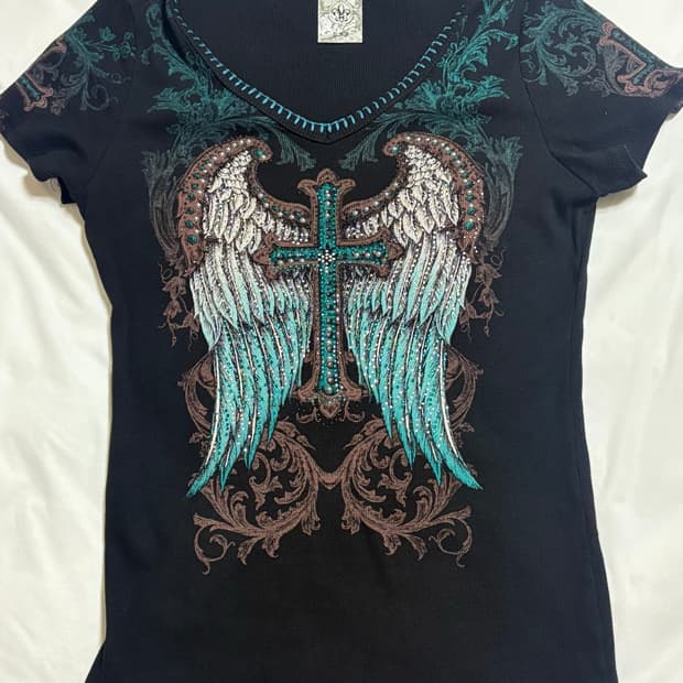 vocal cross angel wings t