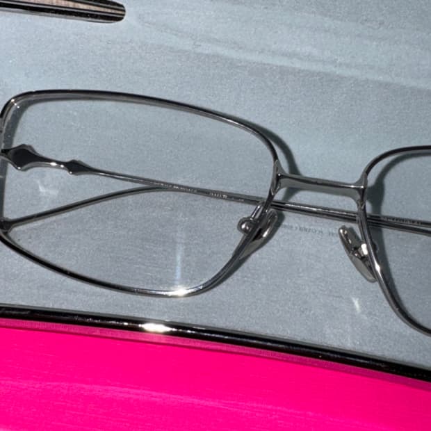 젠틀몬스터 아토믹