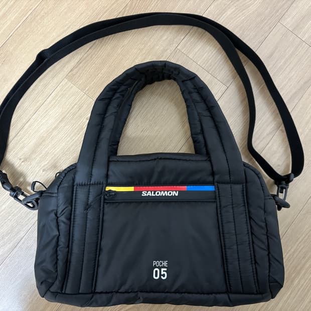살로몬 포쉬 패딩 토트백 (LC2716200)