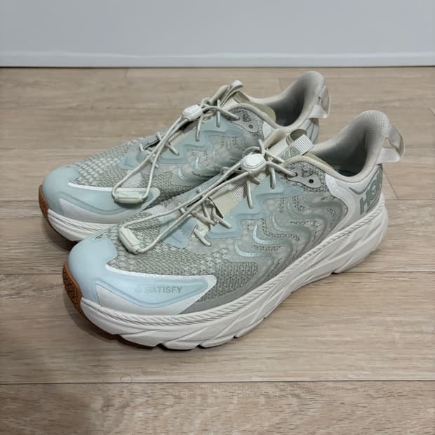 호카 세티스파이 / 클리프톤 LS 셀라돈 틴트 위스퍼 화이트 / 255