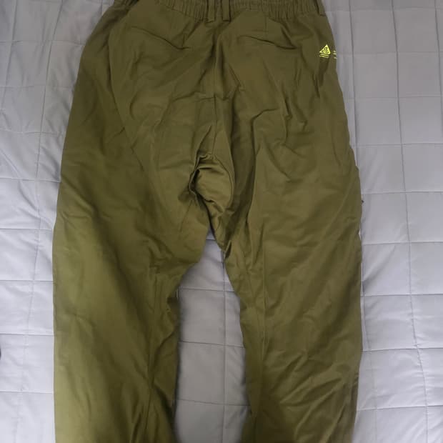 나이키 카키색 카고 팬츠  사이즈 US-L