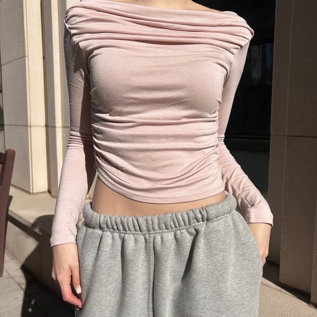 셔링 드레이프 오프숄더 티