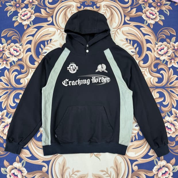 (M)꼼파뇨 CPGN 스냅 후드티셔츠(블랙)