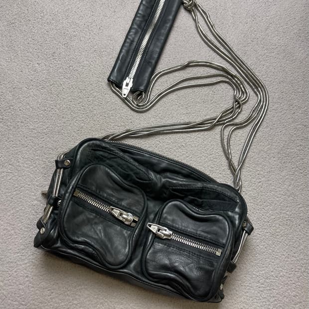 알렉산더 왕 체인 크로스 레더백