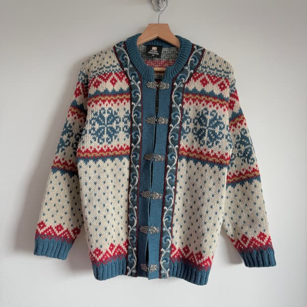 MADE IN NORWAY 노르딕 퓨어울 가디건