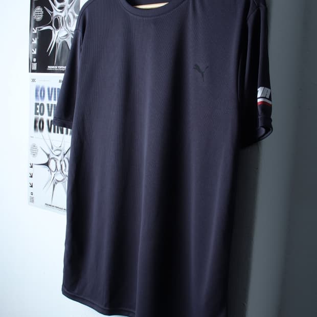 (L-XL) 퓨마 반팔 티셔츠 기능성 차콜 스몰로고-H30783