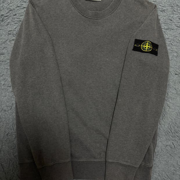 스톤아일랜드 맨투맨 그레이 L사이즈 21FW