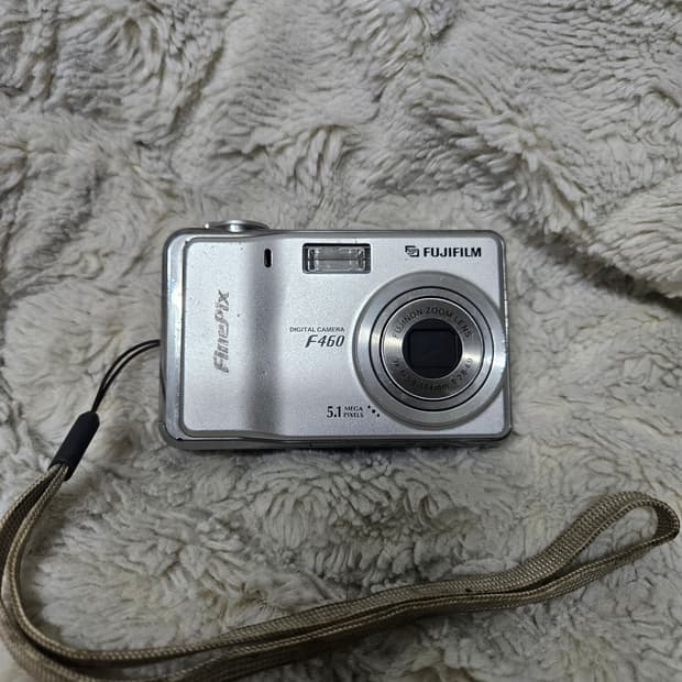 후지필름 FinePix F460 디지털 카메라 레트로 디카