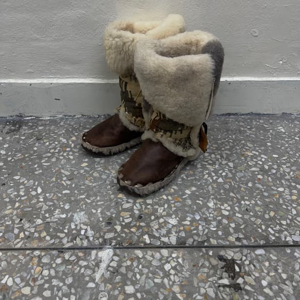 Malibu cowboy shearing fur western boots