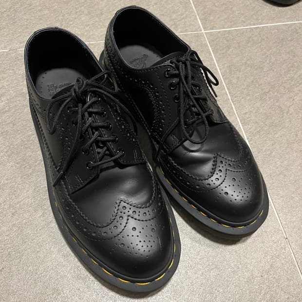 닥터마틴 윙팁 레더 슈즈 로퍼