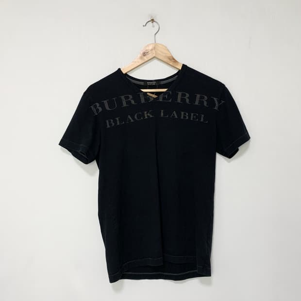 버버리 블랙라벨 로고 레터링 브이넥 반팔 티셔츠 블랙 남녀공용