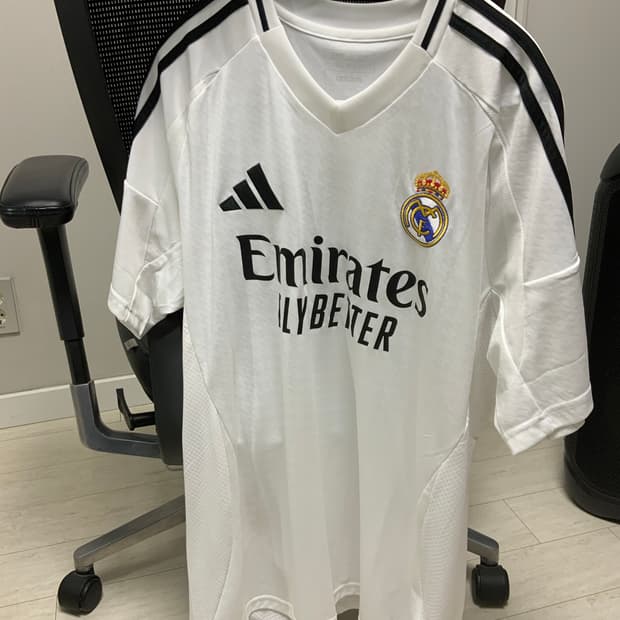 2425 레알 유니폼 XL 판매합니다