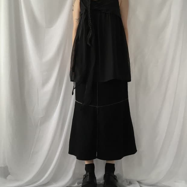 Tied point sleeveless