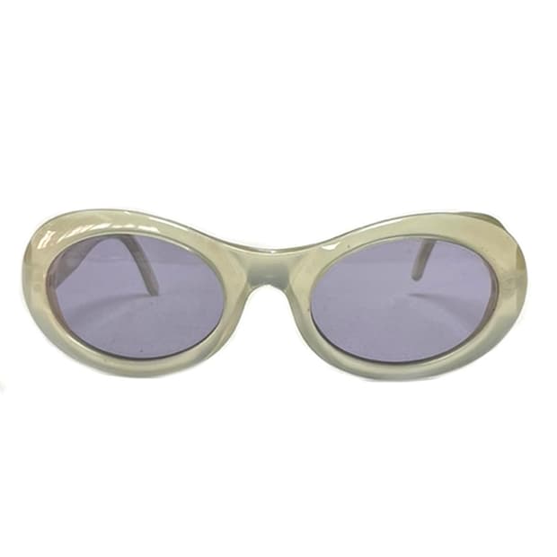 Gucci 오발 틴트 선글라스 