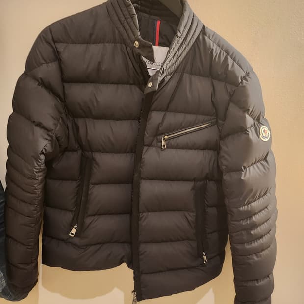 몽클레어 정품패딩 단품 상태A급