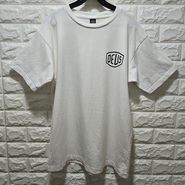 데우스 엑스 마키나 서울 오리지널 어드레스 반팔티 M