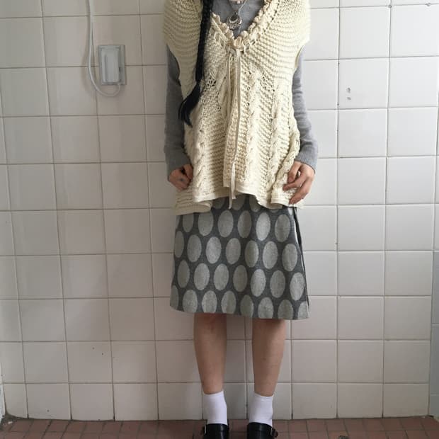 Frill ribbon point knit top