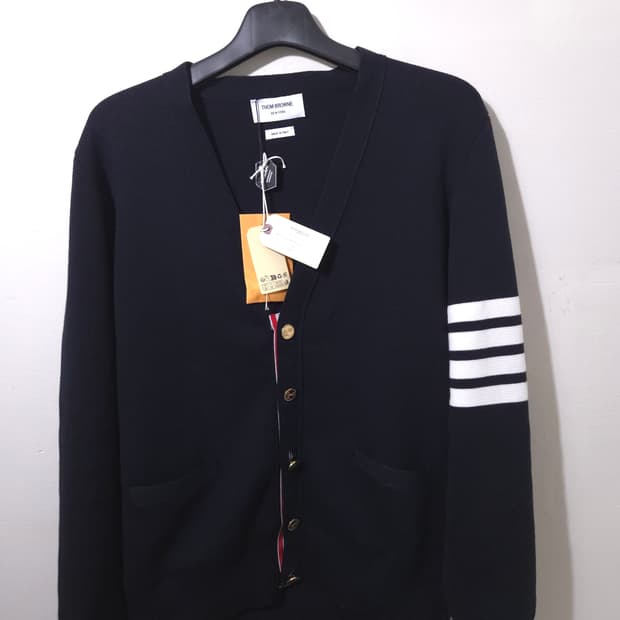 [새상품급, 3] 톰브라운 밀라노스티치 금장 가디건